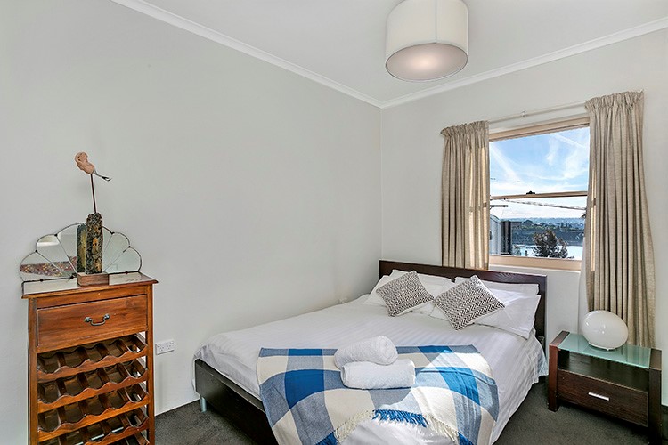 CLIFT - Balmain Basic Pad | Trendy Harbourside Village Living