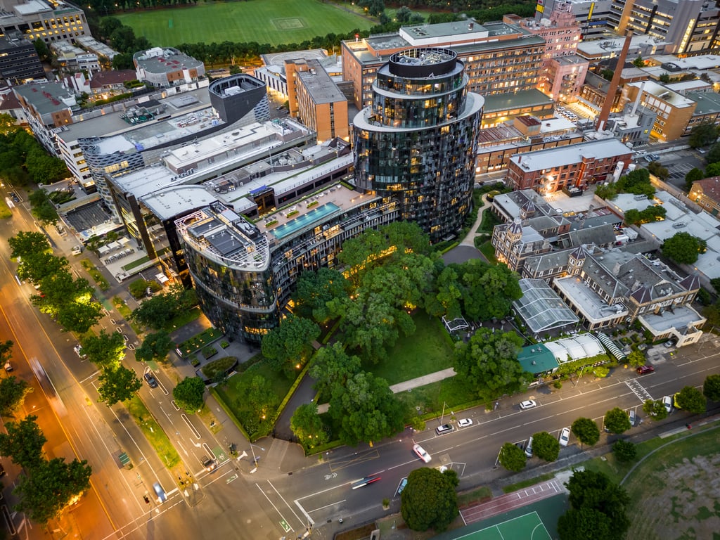 Parkside Perfection Near The CBD! 2 Bedrooms | 1 Bathroom | Free Parking