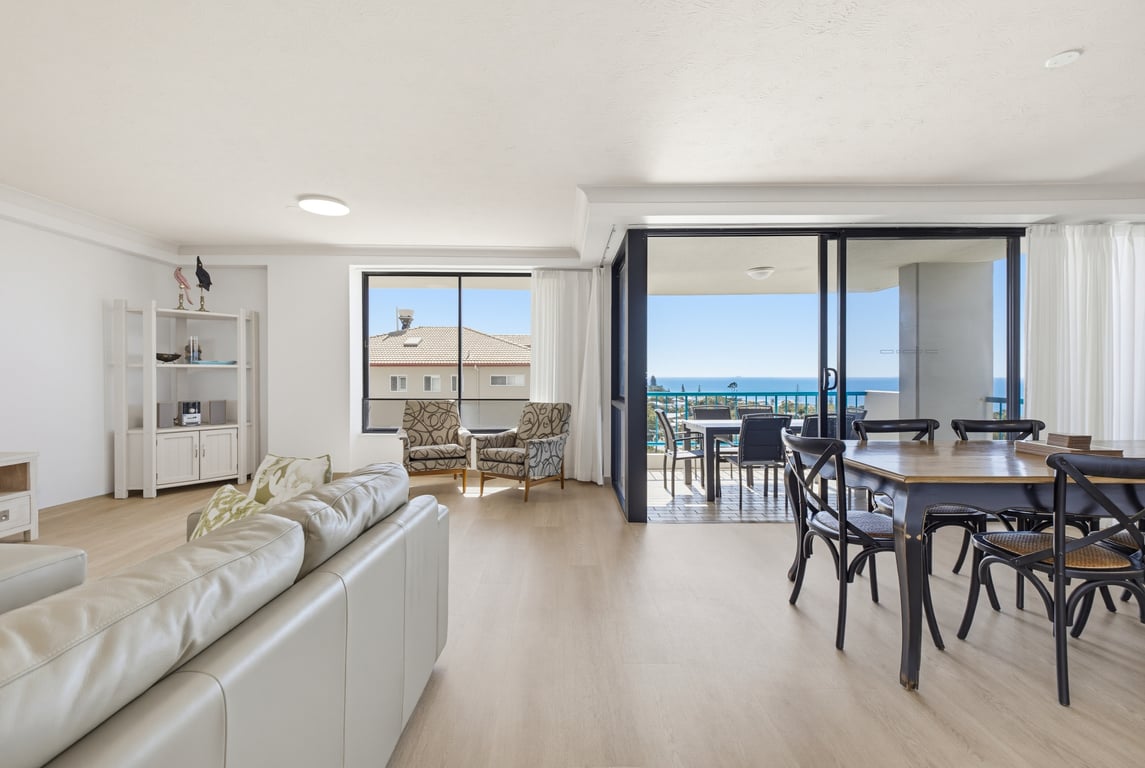 3 Bedroom Ocean View, 1 Queen, 4 Single Beds