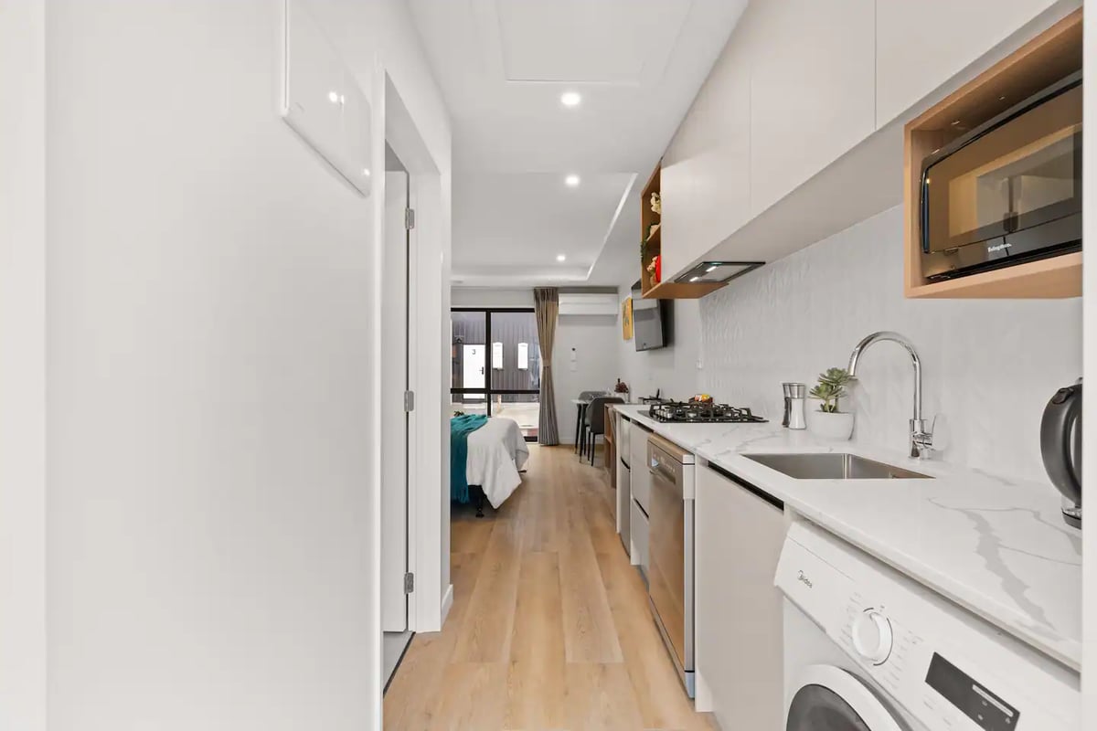 New stylish 1bedroom premium studio/UnitC