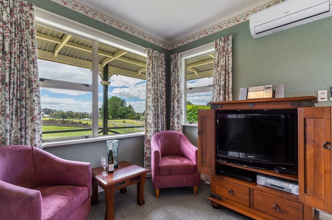 Clarks Country Cottage – A Peaceful Rural Retreat