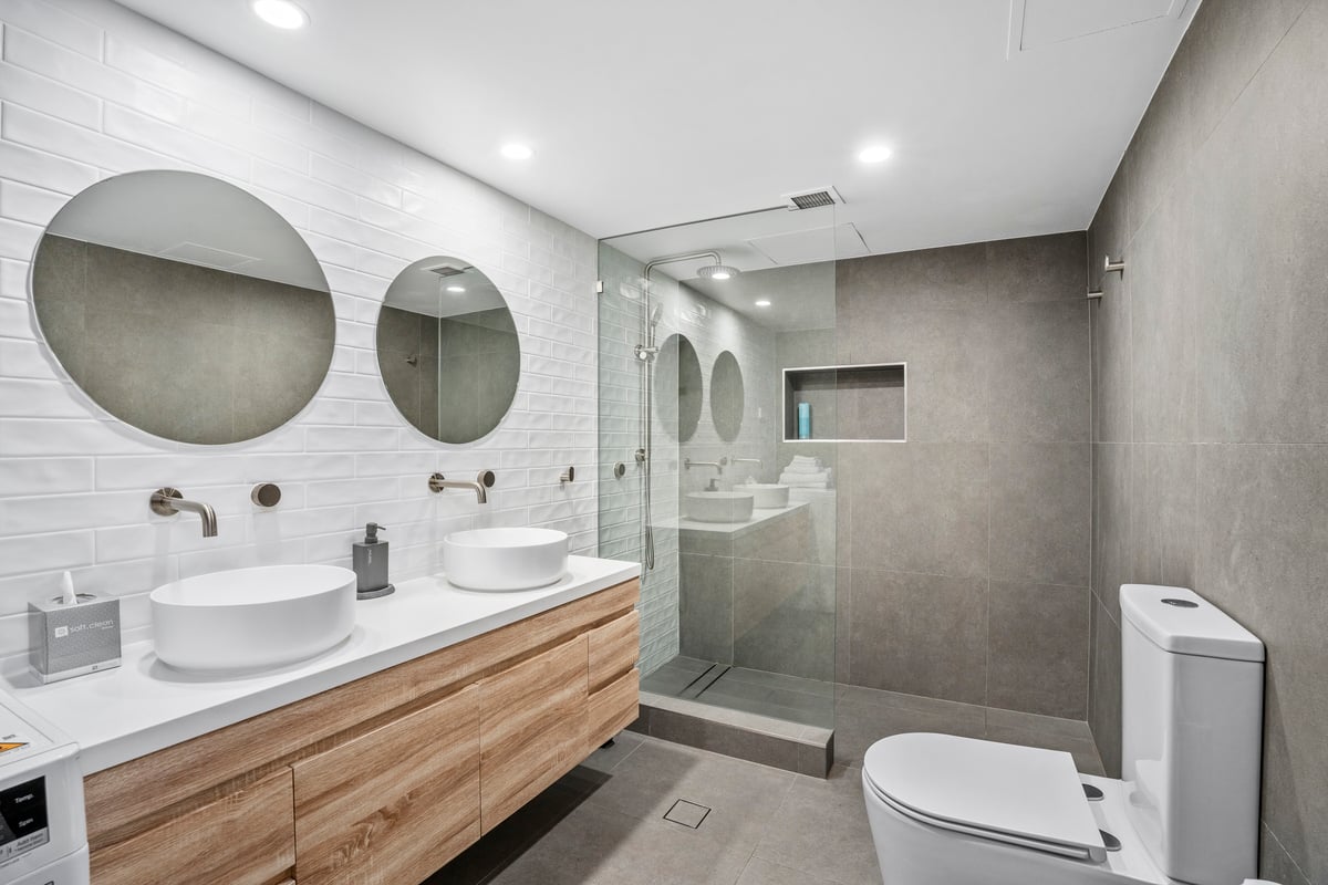 Deluxe One Bedroom Suite