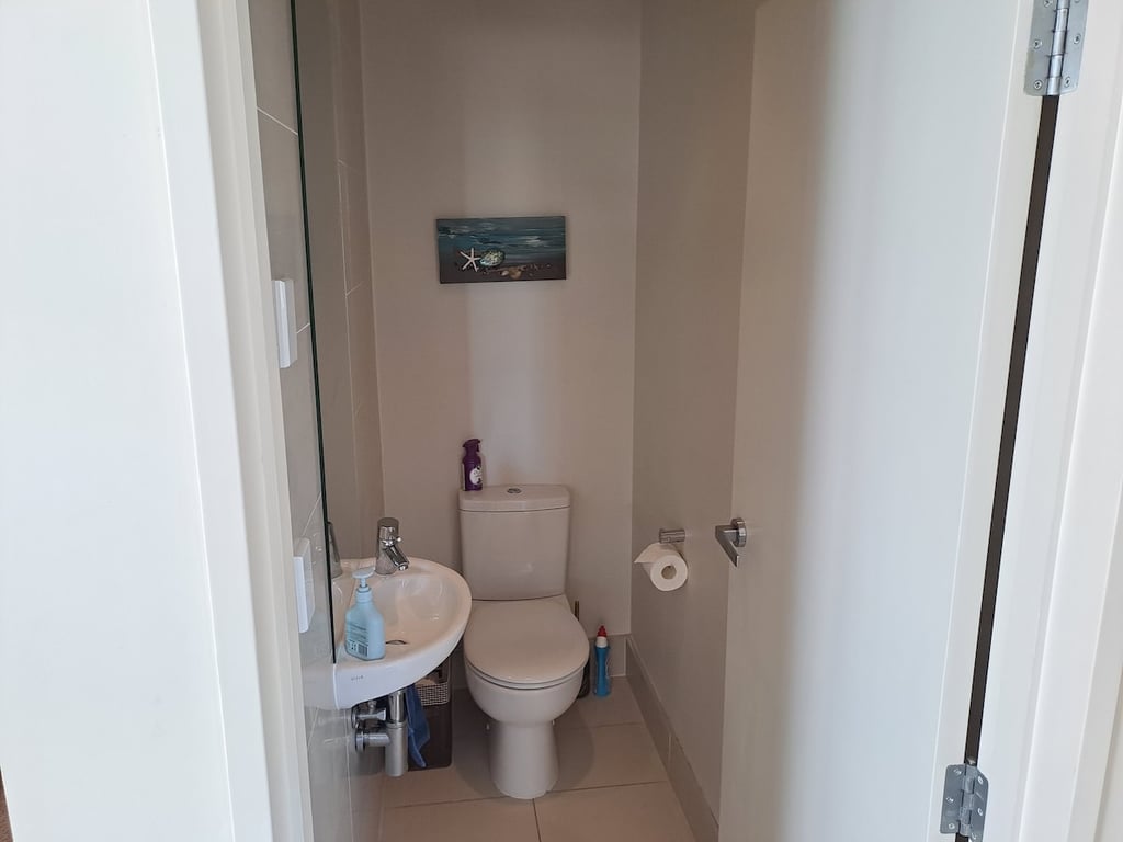 Modern Apartment Central With Wi-Fi & Linen