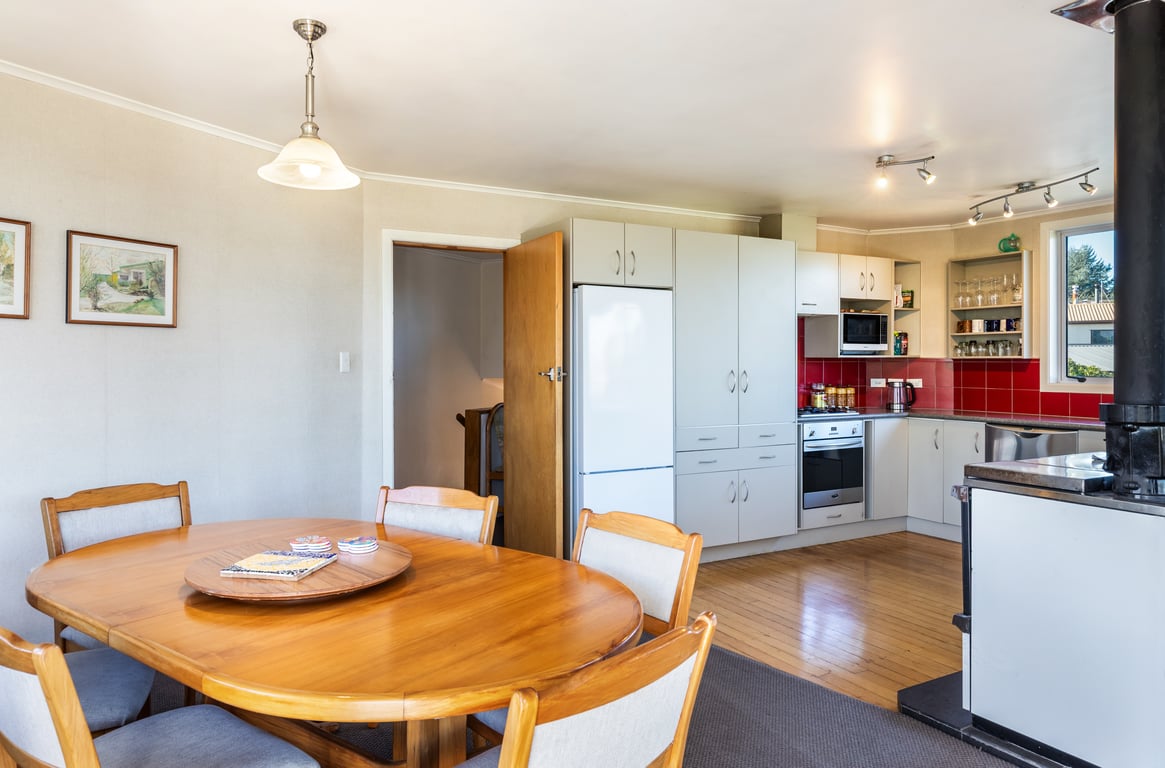 Large Family Home Close To The Lake & Has Wifi