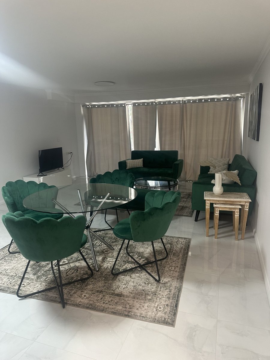 TWO BEDROOM SUITE - 1 QUEEN & 3 SINGLES