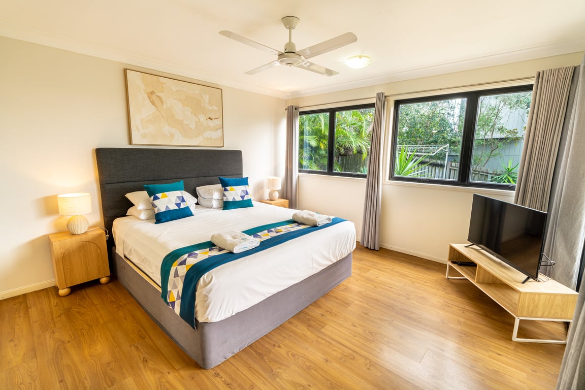 Three Bedroom @ 8th on Roseby Court