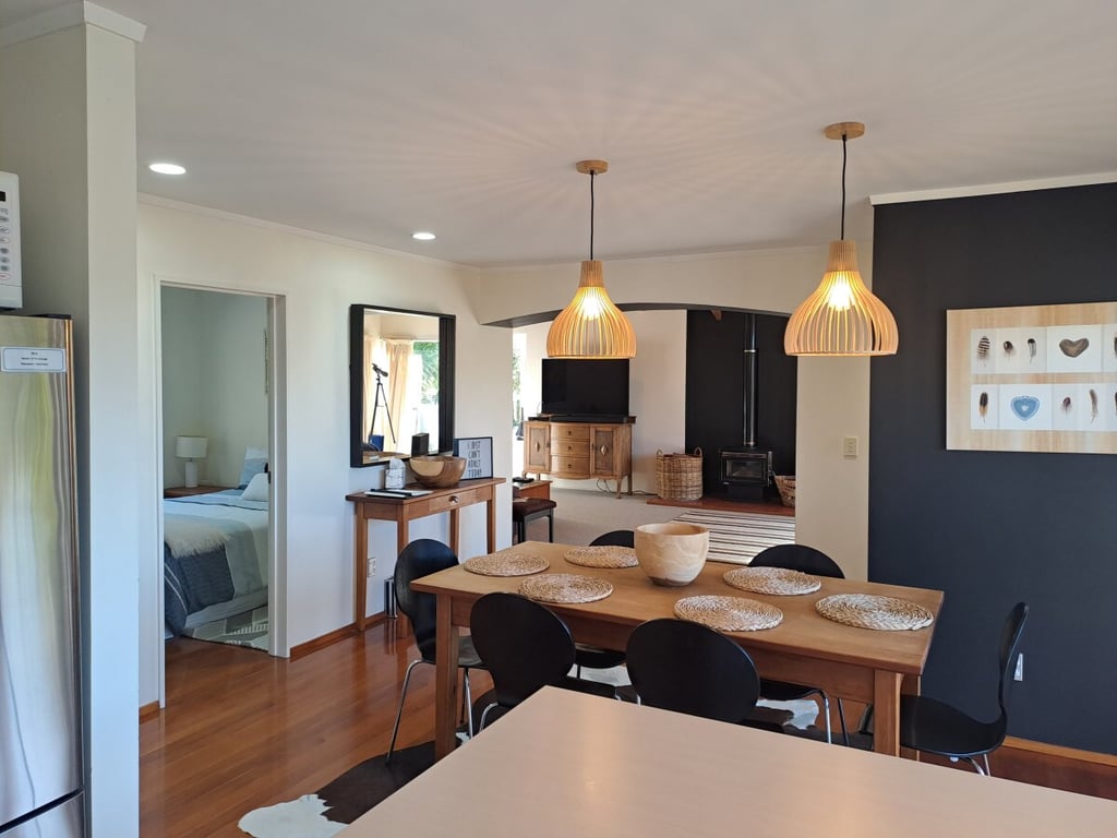 Te Urunga Place - Modern Comfort Near The Lake