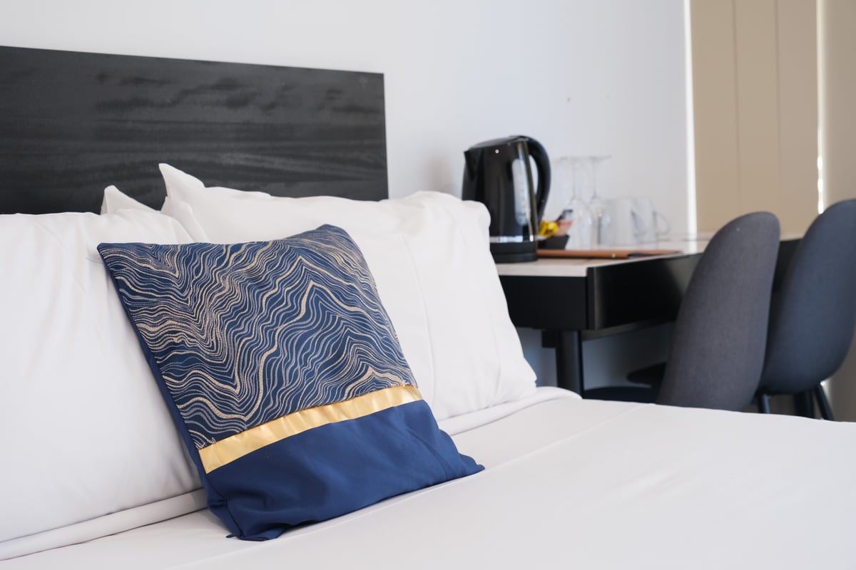 Economy Queen Room H