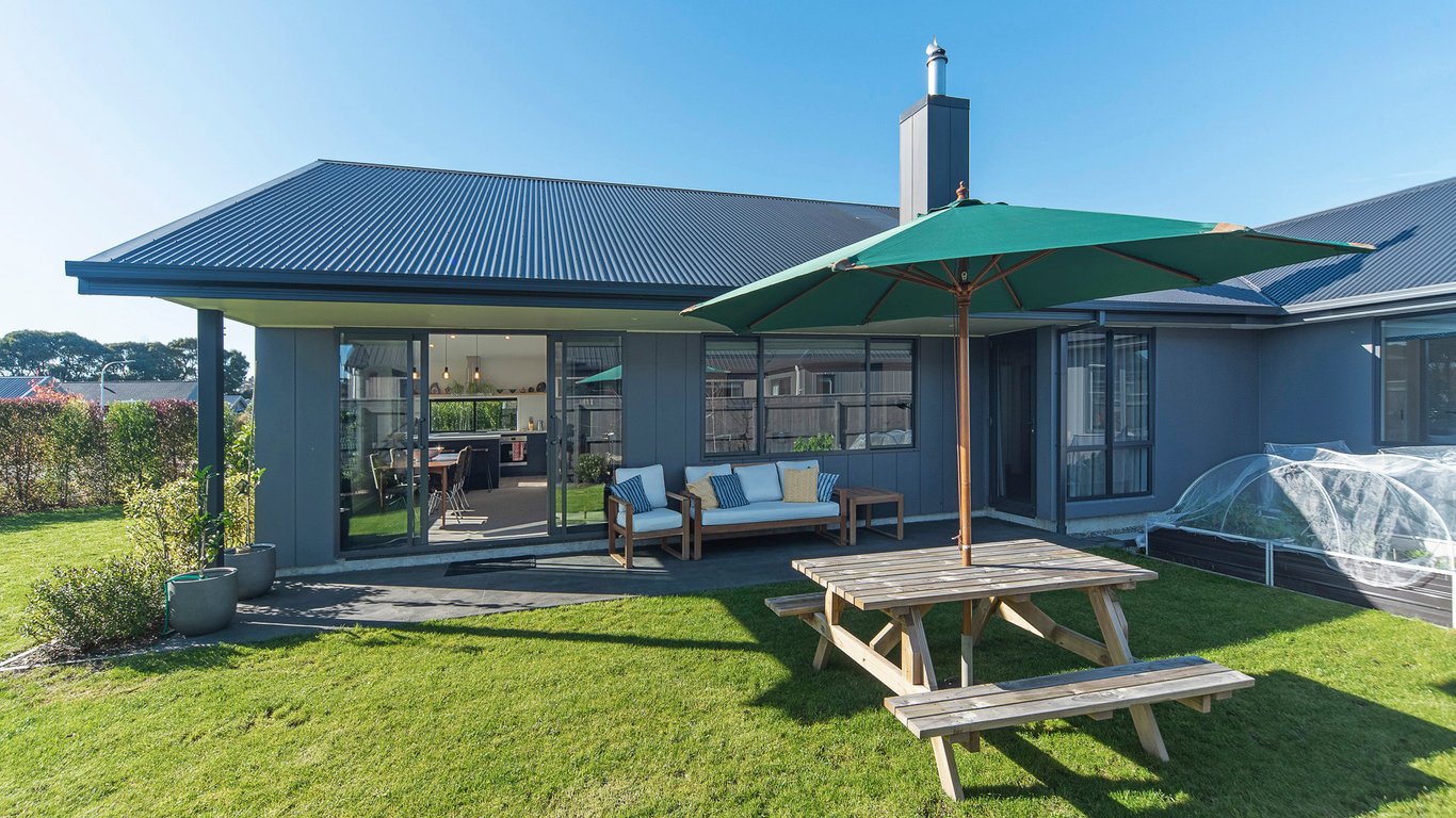 Modern Mapua Holiday Home