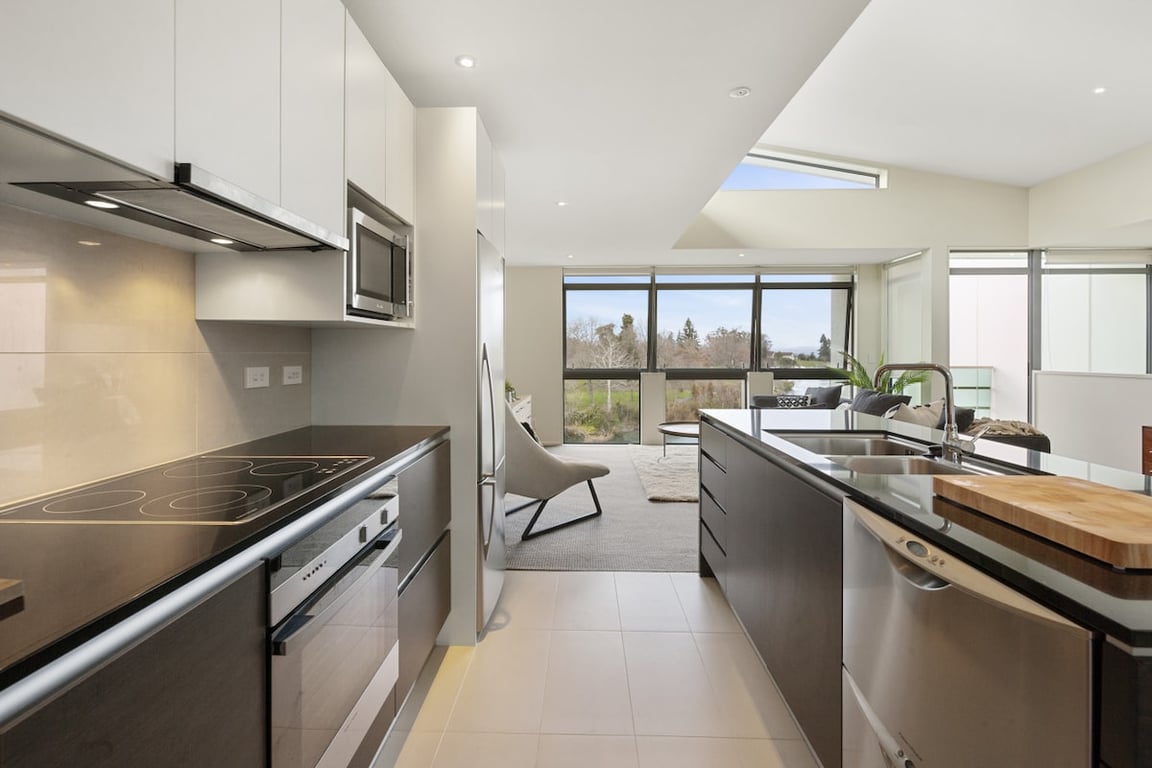 Riverside Views - Taupo Holiday Home