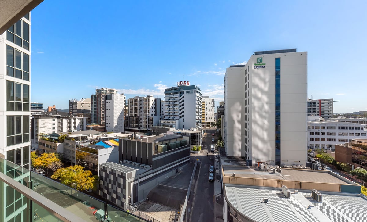 2 Bedroom 2 Bathroom Apartment