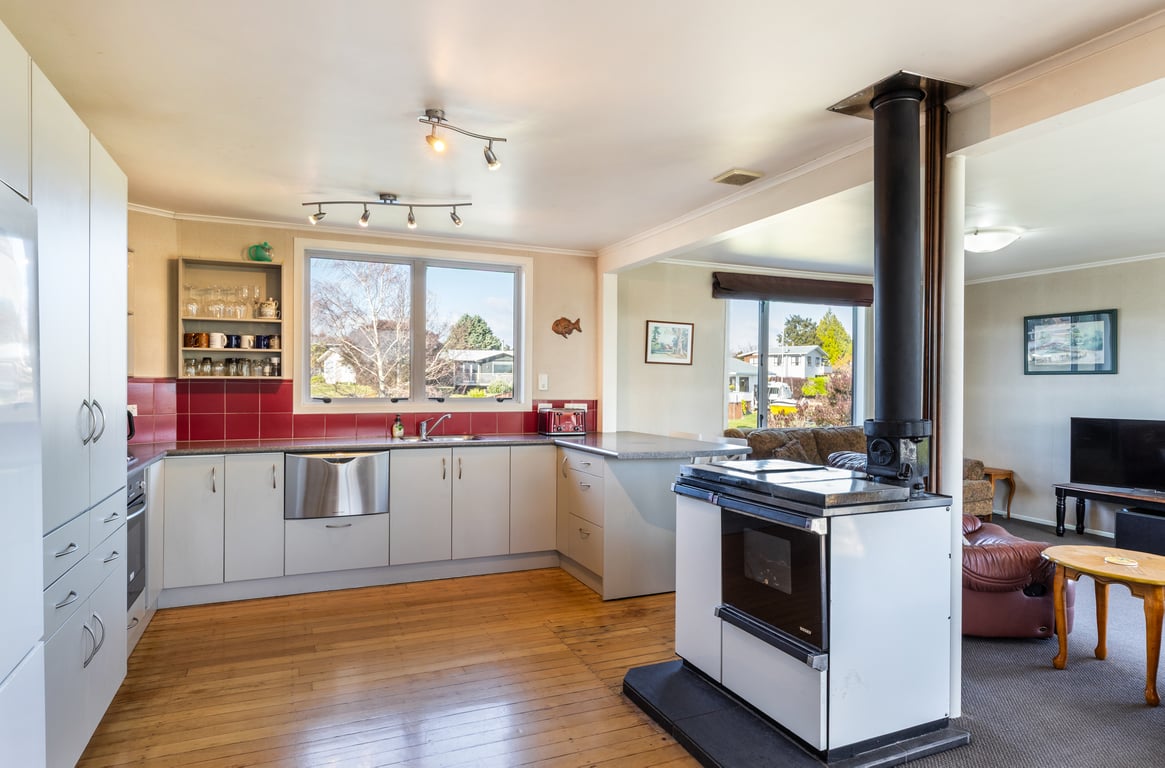 Large Family Home Close To The Lake & Has Wifi