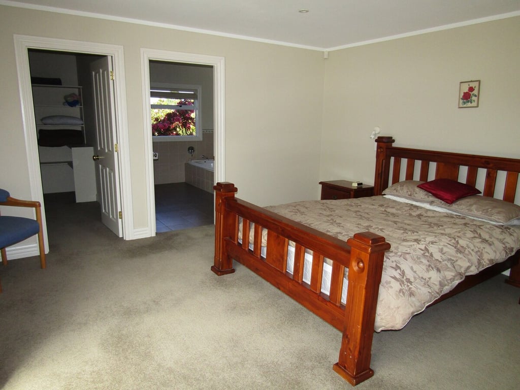 Shepherd House - Large Home With Hot Pool And Wi-Fi