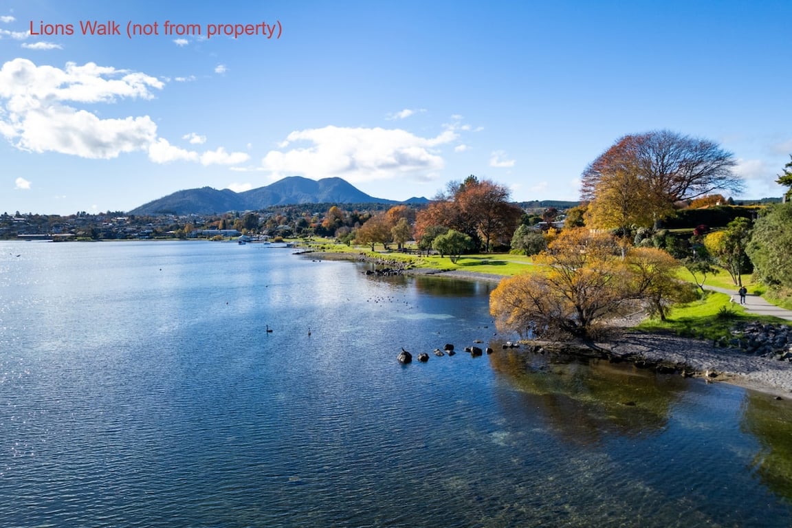 Spacious Family Home With Wi-Fi & Walk To The Lake