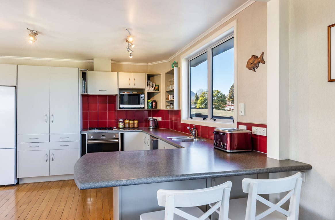Large Family Home Close To The Lake & Has Wifi