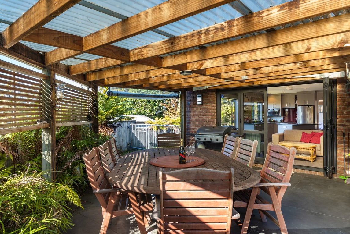 The Umpires Retreat - Quiet Home In Acacia Bay