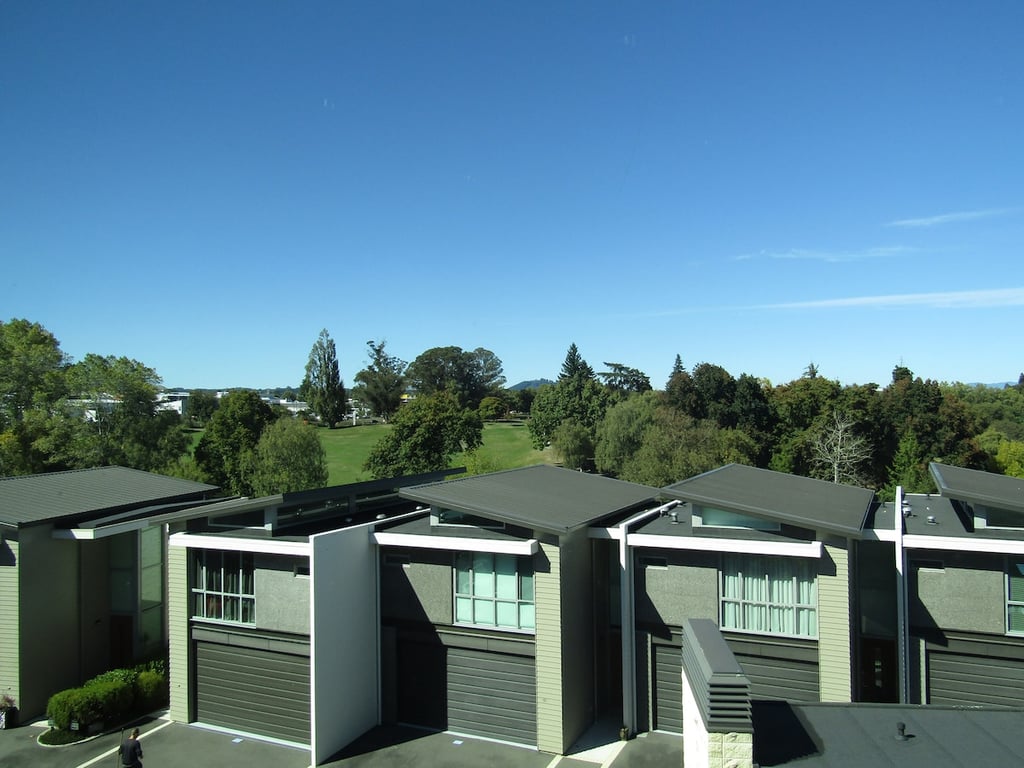Modern Apartment Close To Town With Great Views