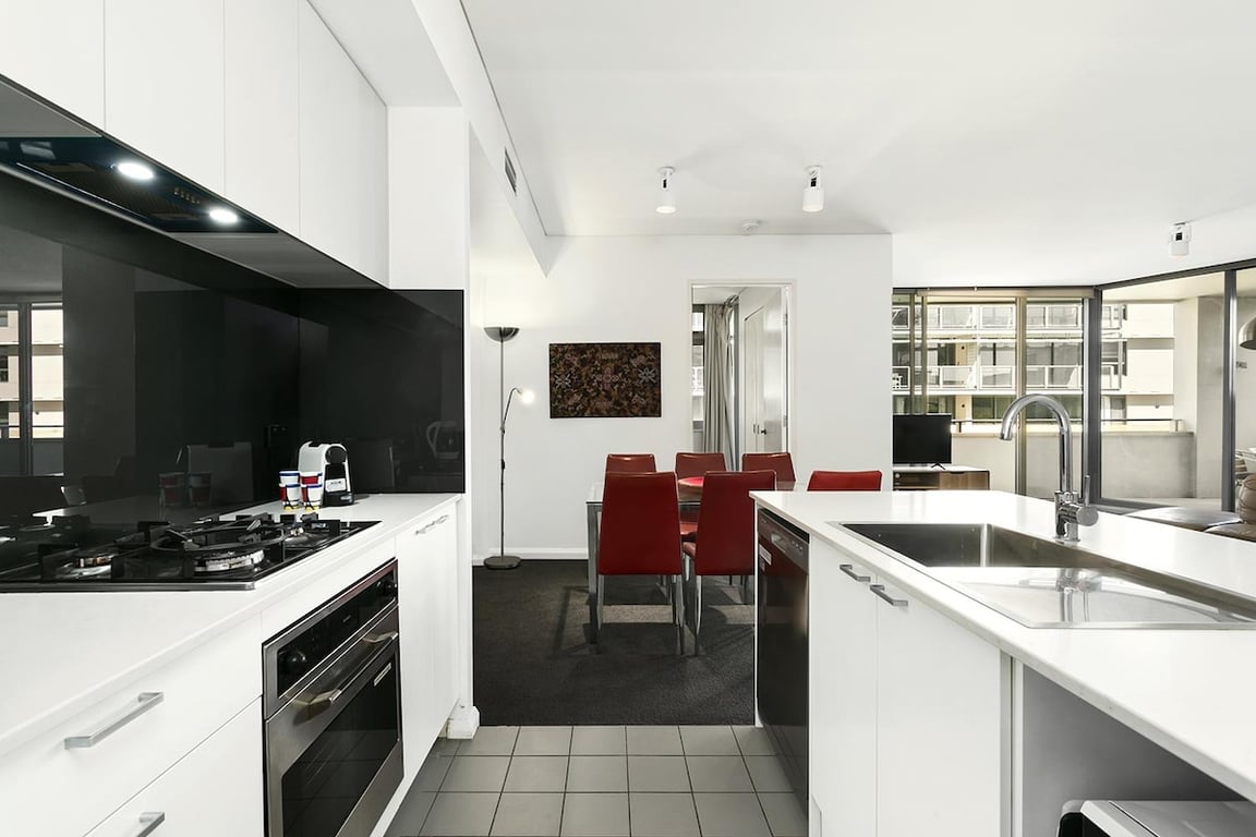 SHE35 - CBD Crib | Water Glimpses Meets Poolside Living