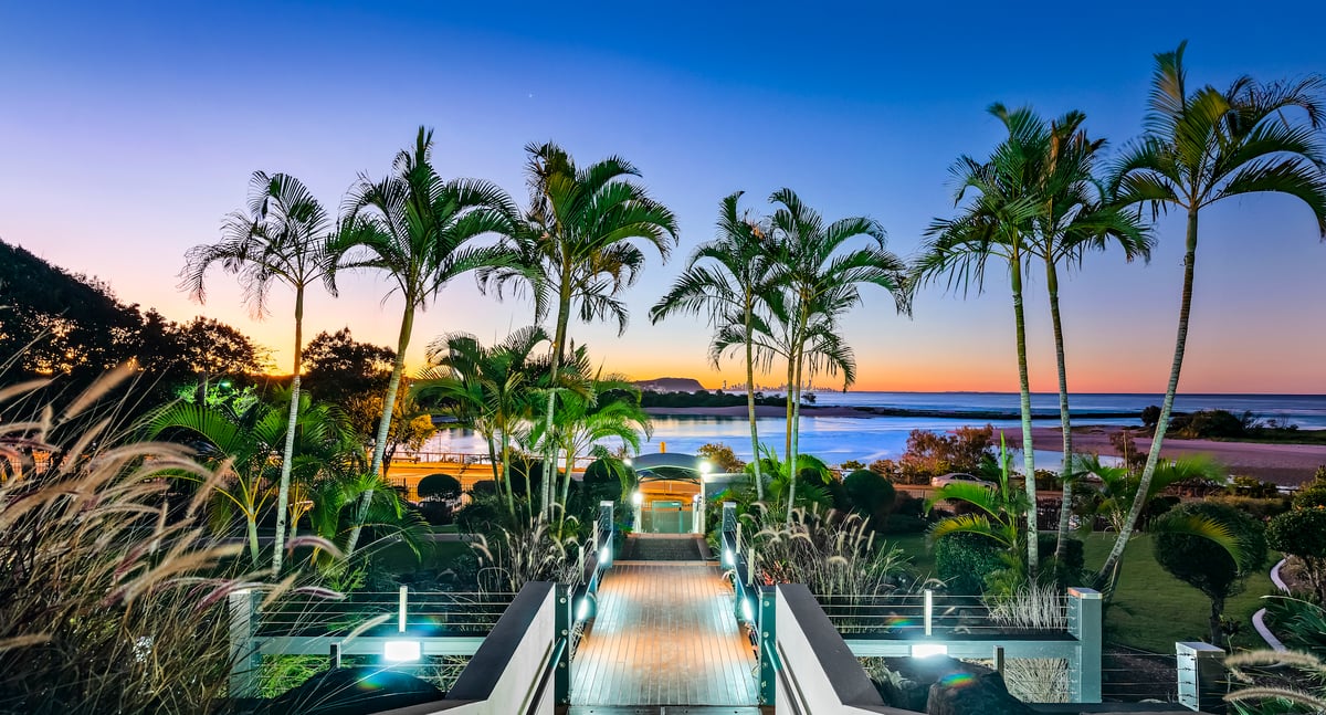 Luxury Gold Coast Apartment with Rootop Terrace