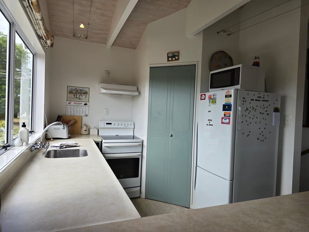 Heeni Street - Great Location Near The Lake