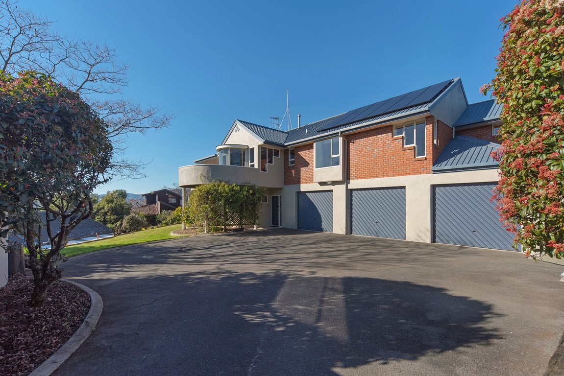 Sunny Bayview Retreat