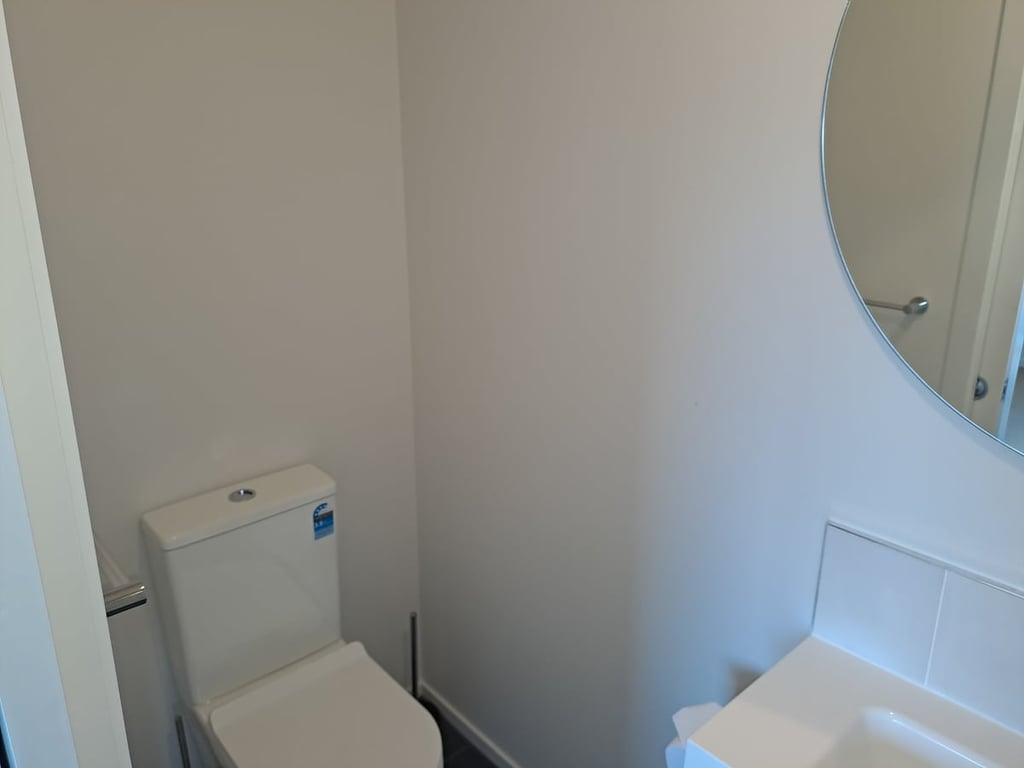 Large Home In Richmond Heights Includes Wifi