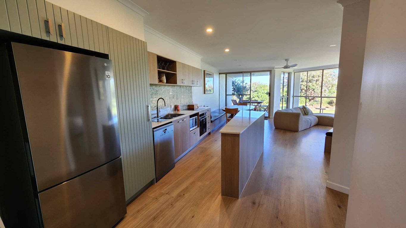 Deluxe Ground Floor Ocean View Apartment