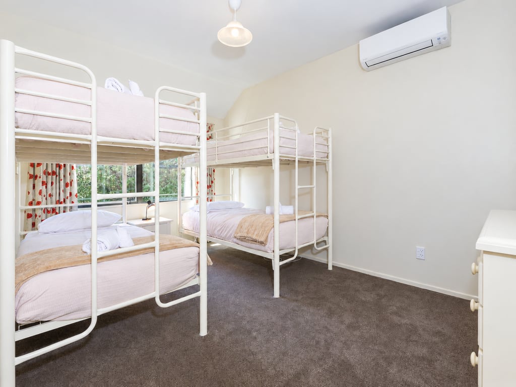 10 Forest View Close