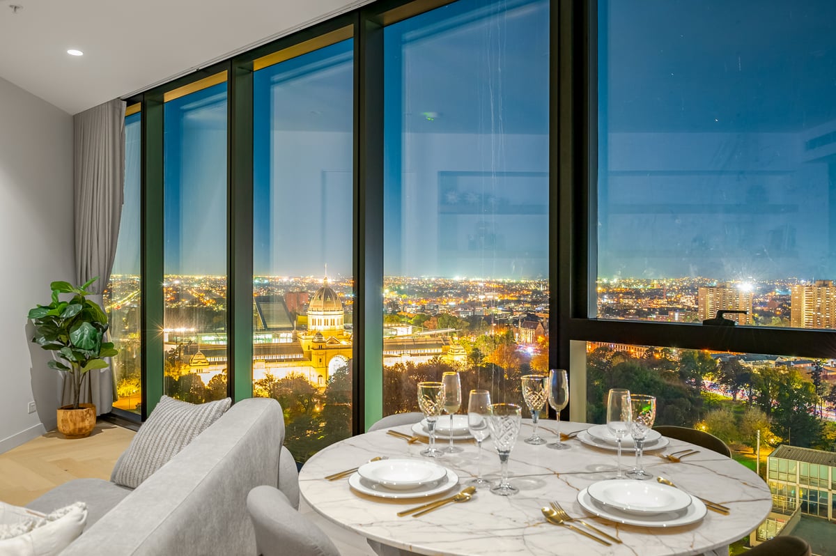 Stupendous CBD and Garden View Home! 2 Bedrooms | 2 Bathrooms | Free Parking