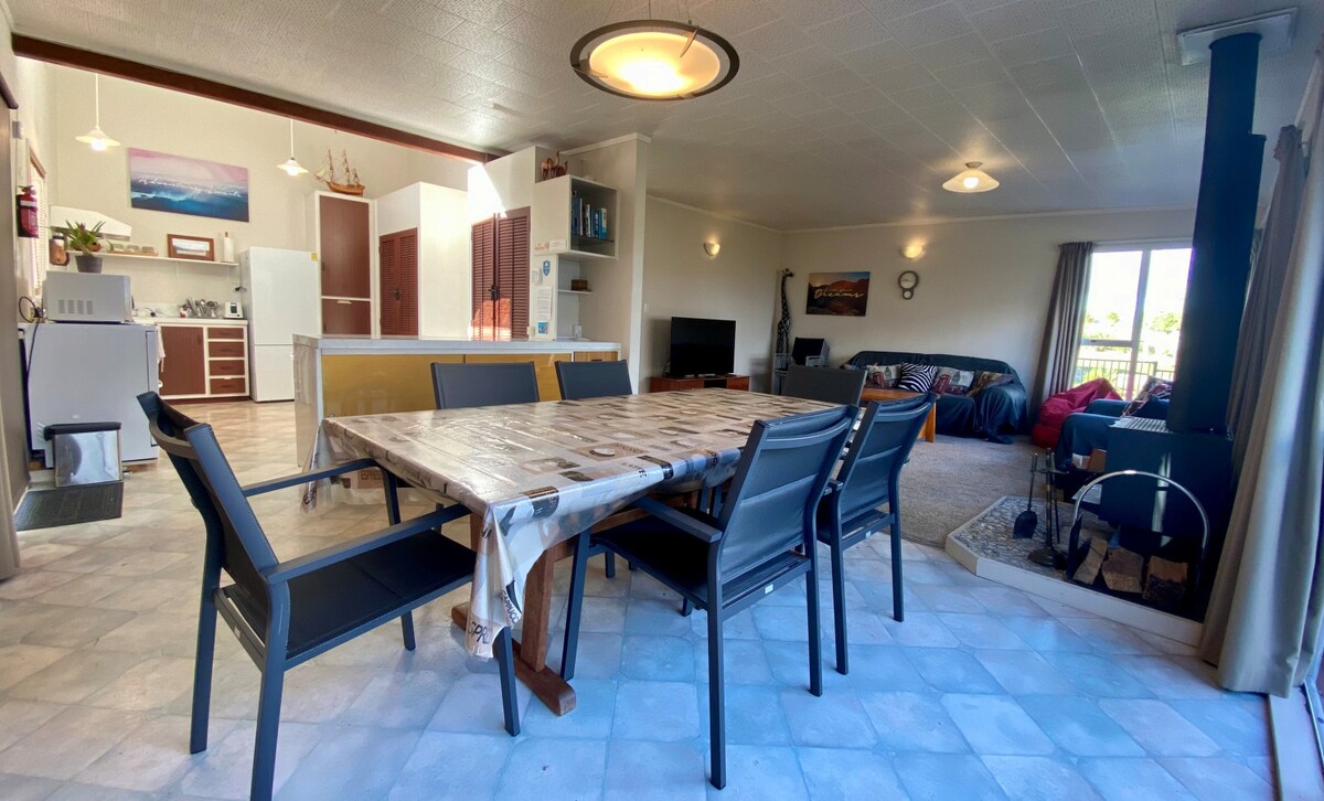 Large Family Home - 2 Mile Bay