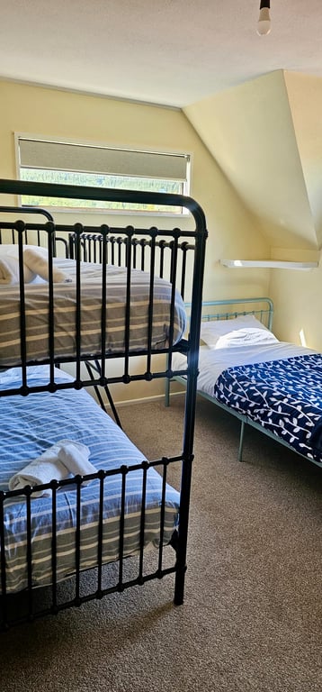 28 Acheron Heights (Pet Friendly) 