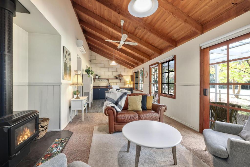 Jamieson Cottage 2 - By the River