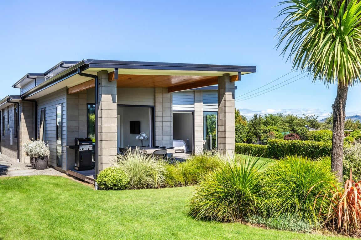 Luxury With Lake Views
