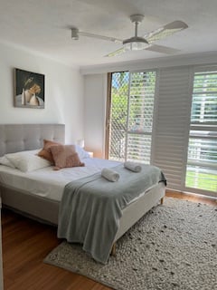 2 Bedroom Pool View with Courtyard-Unit 7 with A/C