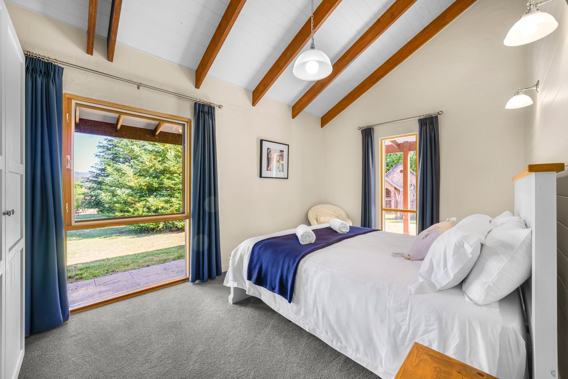 Yarrowood - Country Retreat near Lake Nillahcootie