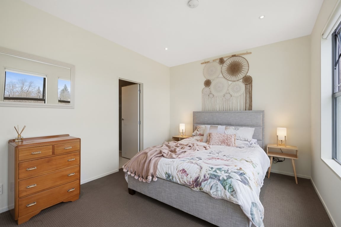 Riverside Views - Taupo Holiday Home