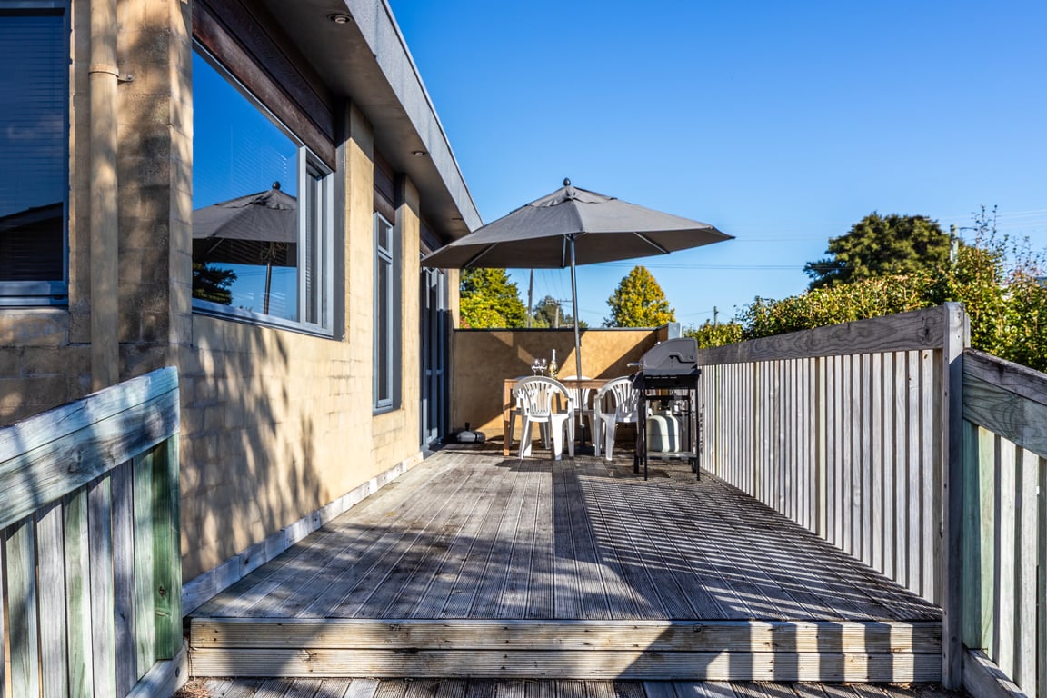 Hawai Holiday House - Large Family Bach - Wi-Fi