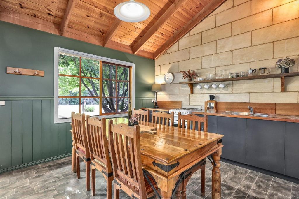 Jamieson Cottage 1 - By the River