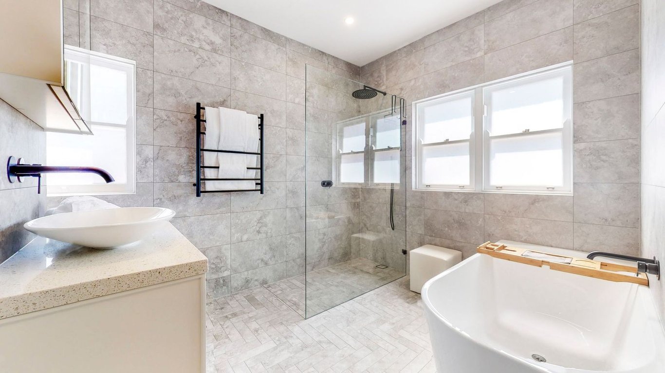 BALO4 - Balmoral Beauty | Elevated Living On The Esplanade