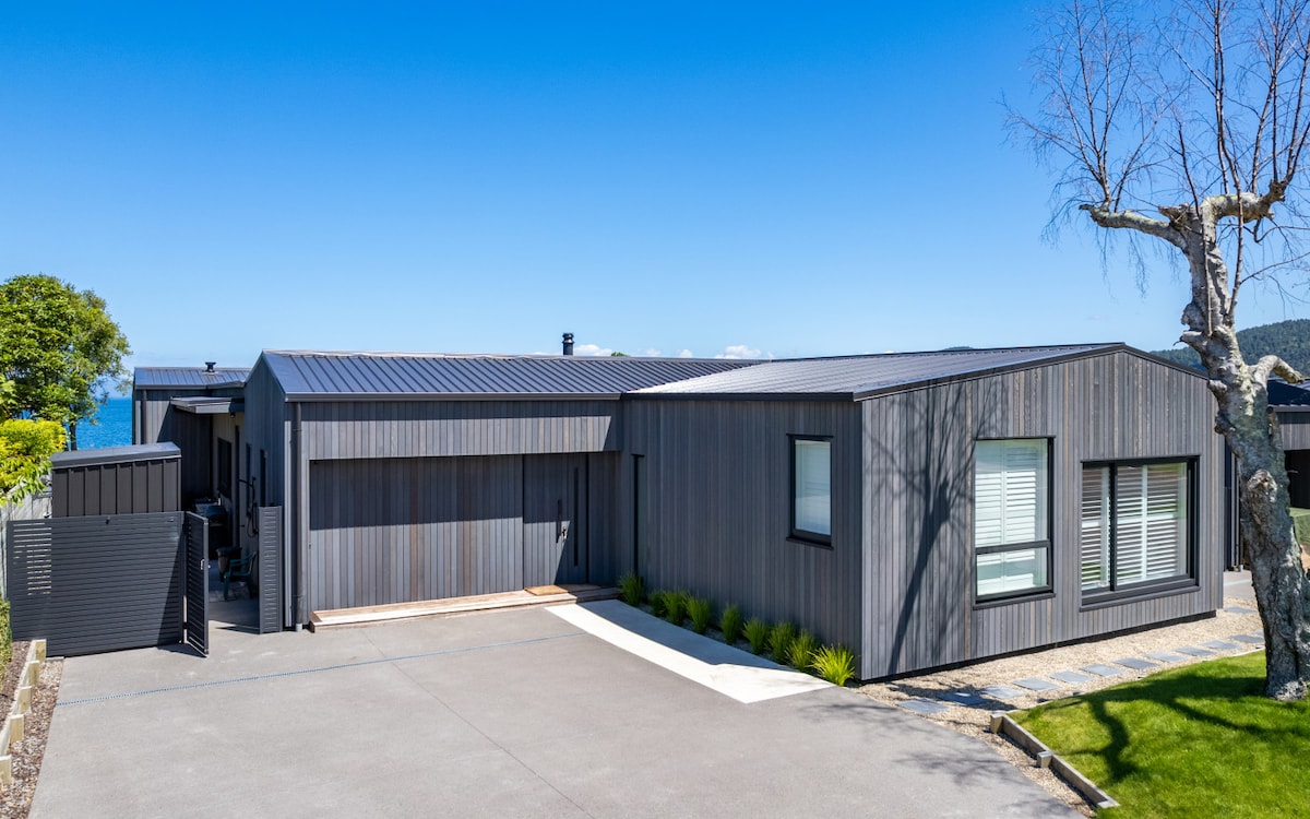 Lochside – Luxury Lakeside Living In Kinloch