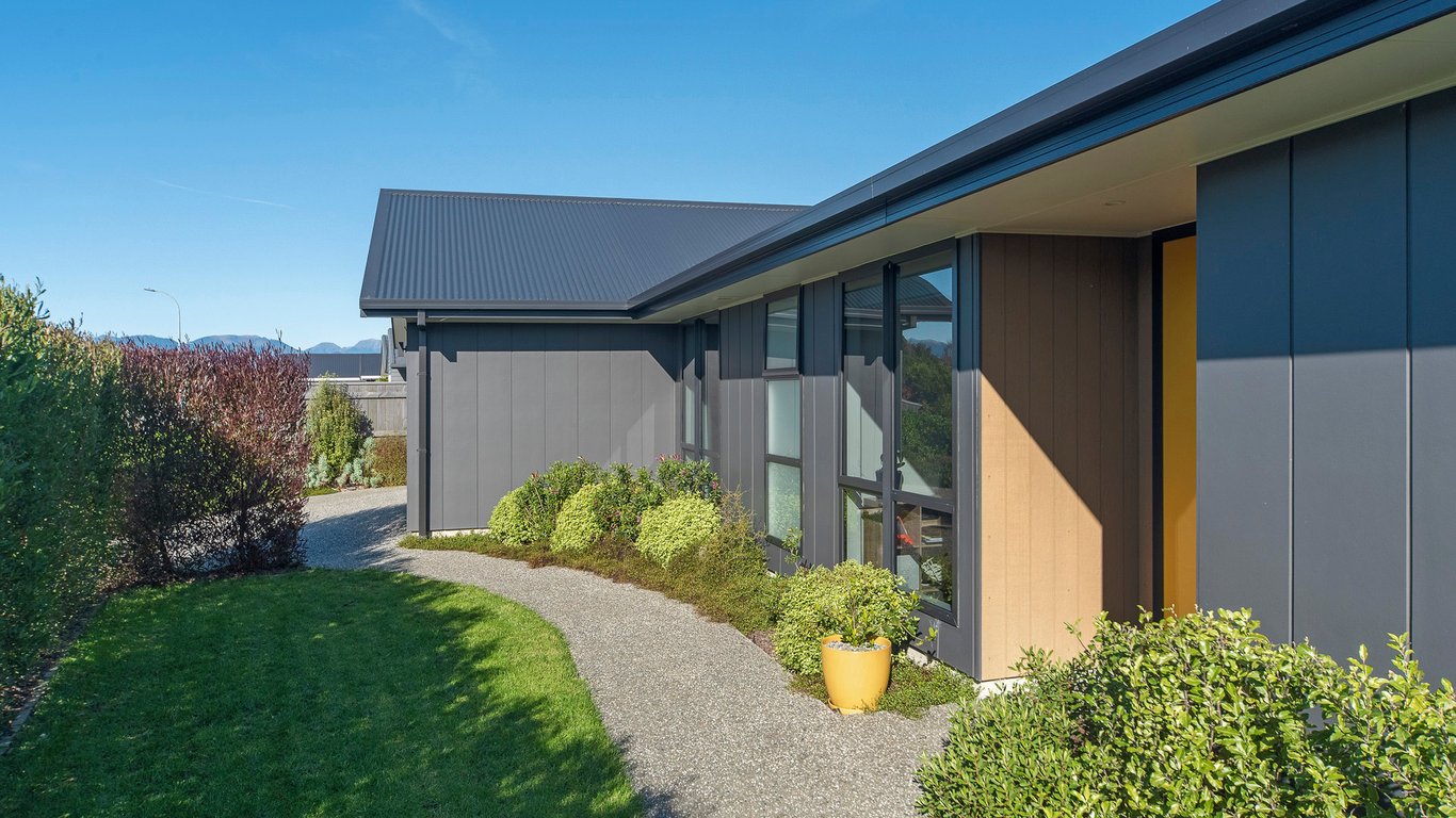 Modern Mapua Holiday Home