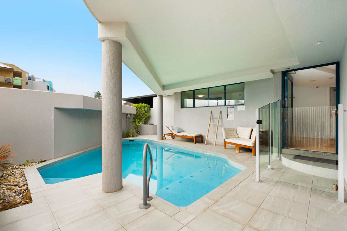 Unit 104 – Deluxe 1 Bedroom Waterfront