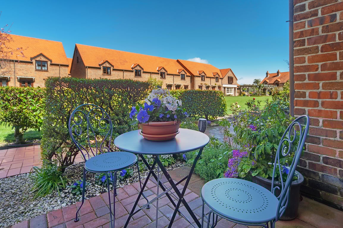 Monaco Shores Apartment