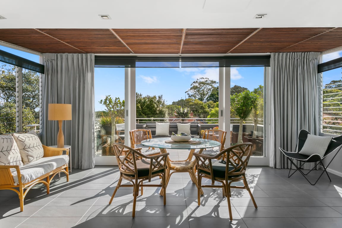 WAV64 - Charming Waverton Escape | Top-Floor 2-Bed With City & Harbour Views