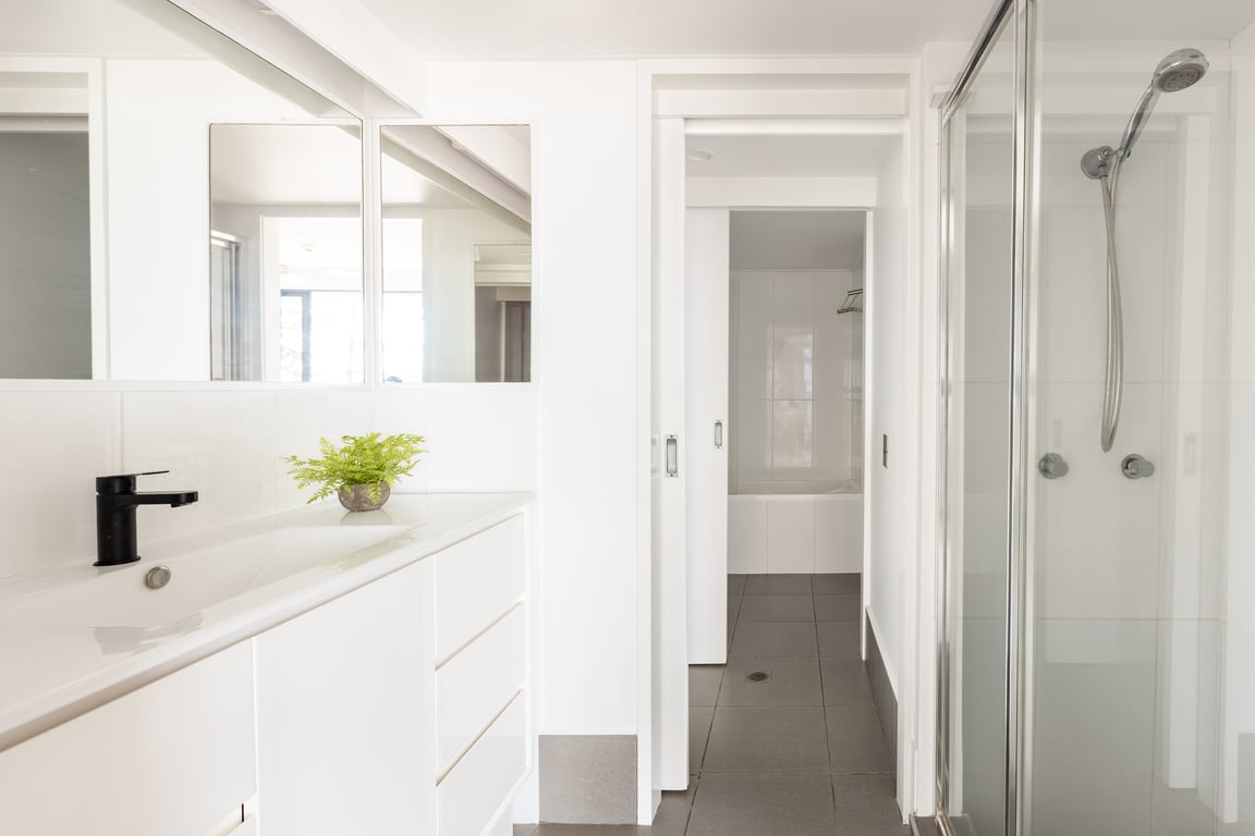 	 Town House 07- Ground level 2 Bedroom 2 Story Townhouse Superior