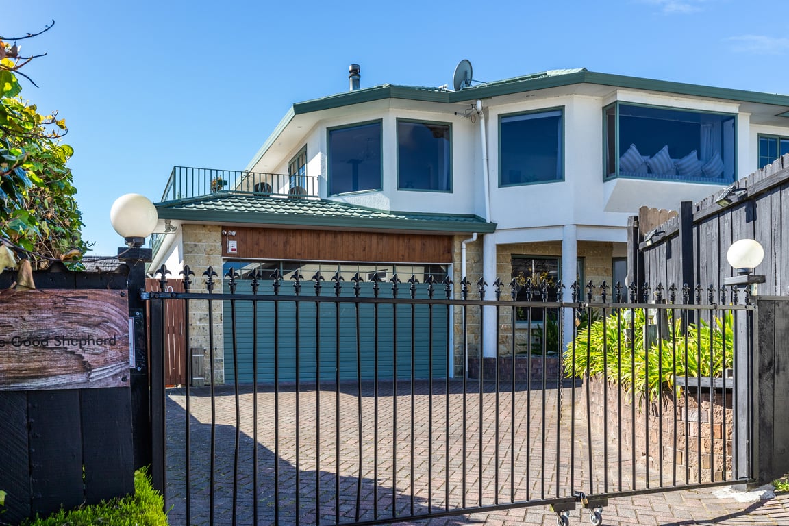 The Good Shepherd - Large Family Home 
