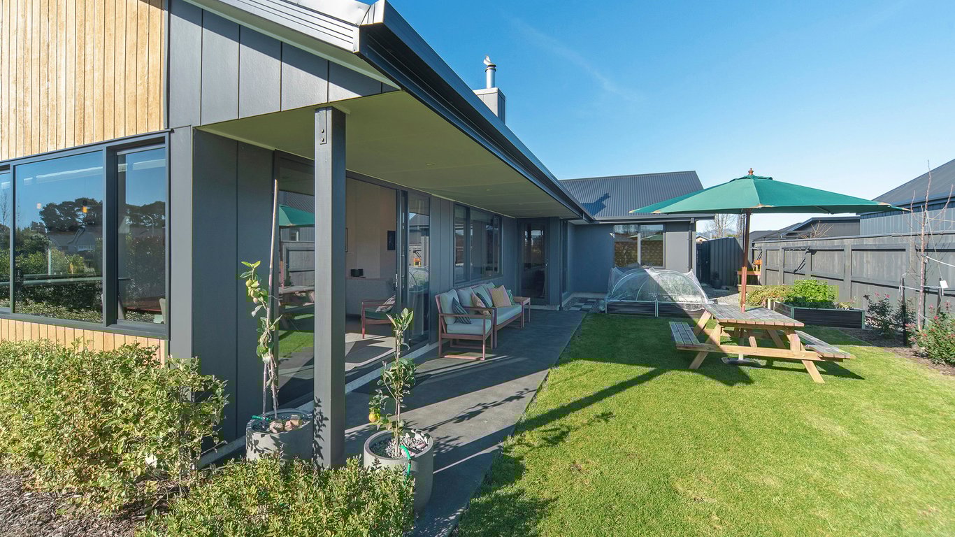 Modern Mapua Holiday Home