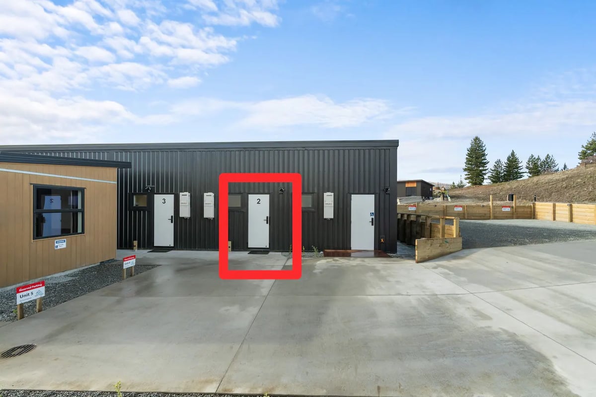 New warm modern 1 bedroom unit2