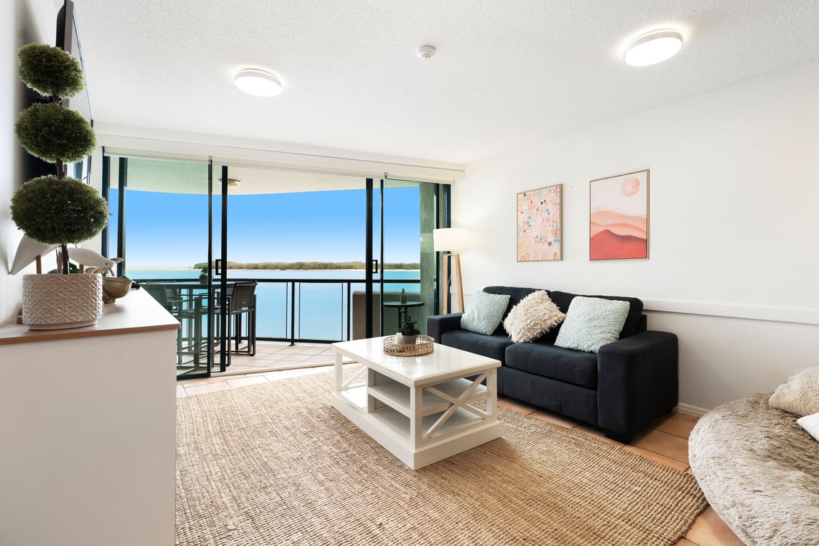 Unit 104 – Deluxe 1 Bedroom Waterfront