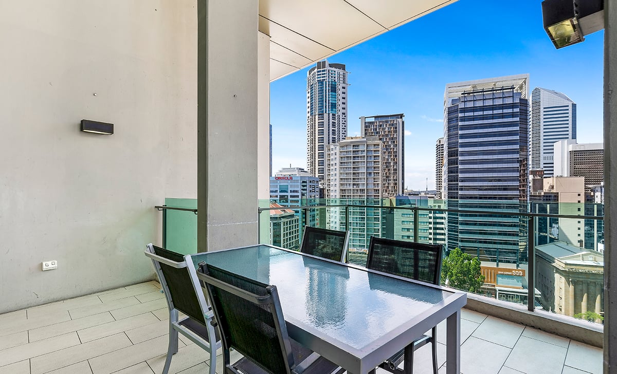 2 Bedroom 2 Bathroom Apartment